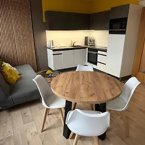 https://orange-yellow-apartments.brnohotels.org